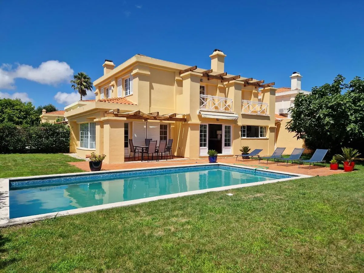 Holiday home Rent4Rest Golf Lovers Paradise 4Br Villa With Pool Sintra