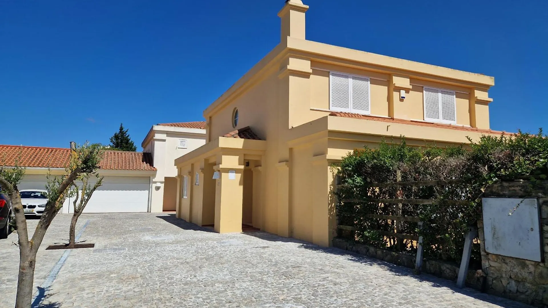 Rent4Rest Golf Lovers Paradise 4Br Villa With Pool contacts